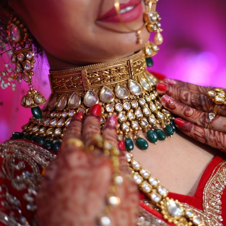 Artificial Jewelery